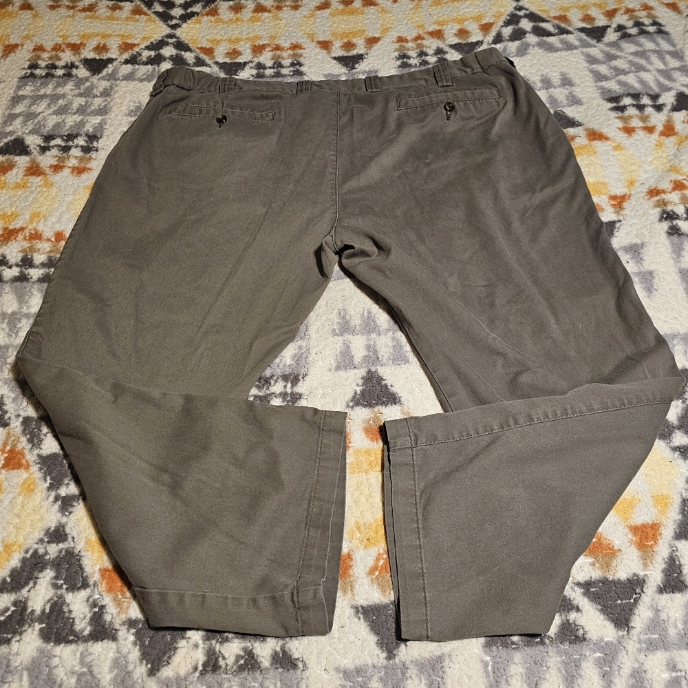 Amazon Essentials Relaxed Chino Pants Lightweight  Big & Tall Olive 44Wx28L - Picture 3 of 6